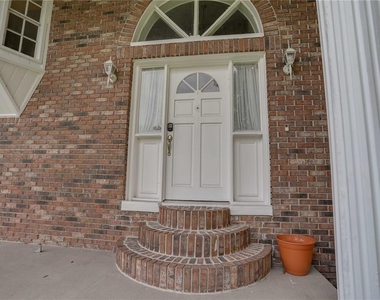 5212 Abelia Drive - Photo Thumbnail 2