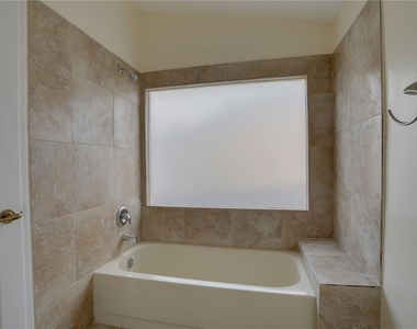 5212 Abelia Drive - Photo Thumbnail 13