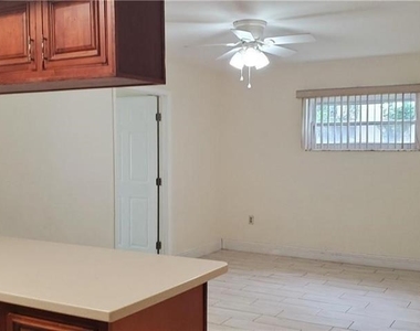 637 Peachwood Drive - Photo Thumbnail 3