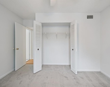 8215 Sun Spring Circle - Photo Thumbnail 4