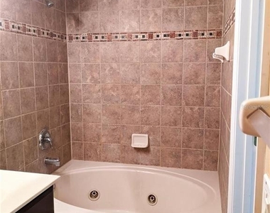 10272 Park Commons Drive - Photo Thumbnail 17