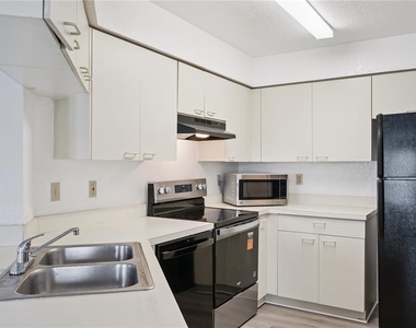 2550 N Alafaya Trail - Photo Thumbnail 23