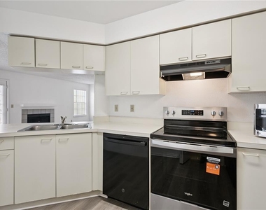 2550 N Alafaya Trail - Photo Thumbnail 24