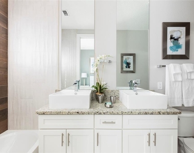 7554 Sunville Avenue - Photo Thumbnail 8
