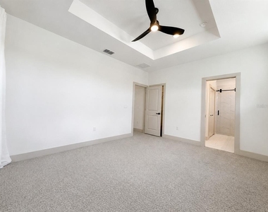 724 Ellwood Avenue - Photo Thumbnail 12
