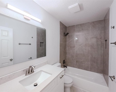 10711 Lake Hill Drive - Photo Thumbnail 17
