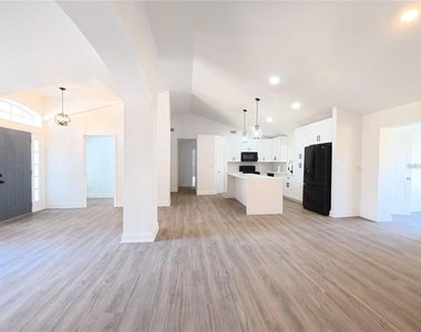 10711 Lake Hill Drive - Photo Thumbnail 7
