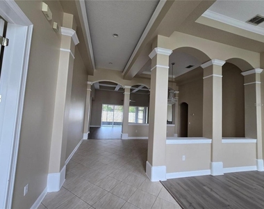 13613 Larsen Lane - Photo Thumbnail 2