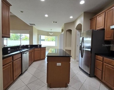 13613 Larsen Lane - Photo Thumbnail 8