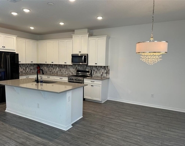 1862 Island Village Way - Photo Thumbnail 5