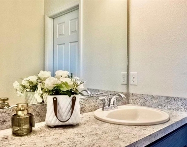 2144 Rookery Lane - Photo Thumbnail 17