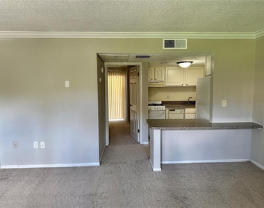 121 Oyster Bay Circle - Photo Thumbnail 3