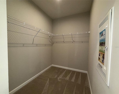 1109 Lexington Lane - Photo Thumbnail 5