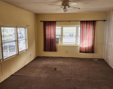 196 Sunset Drive - Photo Thumbnail 6