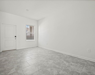 3286 Laurent Loop - Photo Thumbnail 11