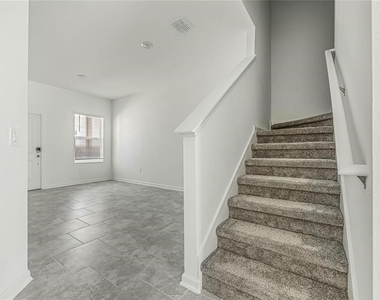 3286 Laurent Loop - Photo Thumbnail 20