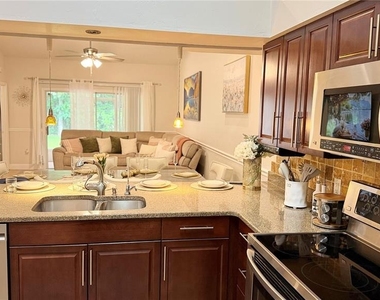 4700 Sw Archer Road - Photo Thumbnail 6