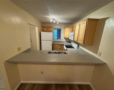 77 Se 16th Avenue - Photo Thumbnail 4