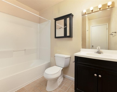 77 Se 16th Avenue - Photo Thumbnail 12