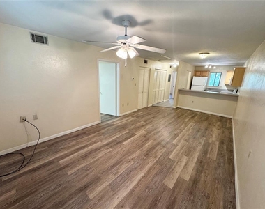 77 Se 16th Avenue - Photo Thumbnail 6