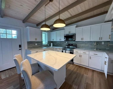 1209 S Central Avenue - Photo Thumbnail 3
