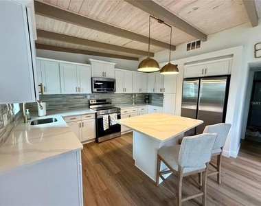 1209 S Central Avenue - Photo Thumbnail 1