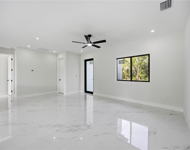 328 Milford Street - Photo Thumbnail 5