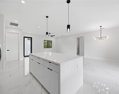 1299 Barton Avenue - Photo Thumbnail 11