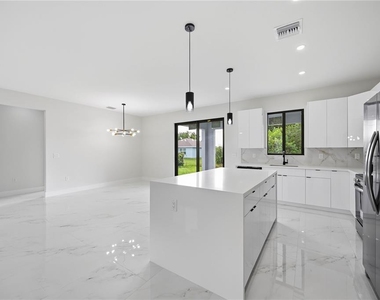 1299 Barton Avenue - Photo Thumbnail 12