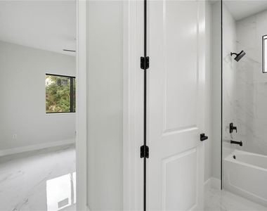 1299 Barton Avenue - Photo Thumbnail 21