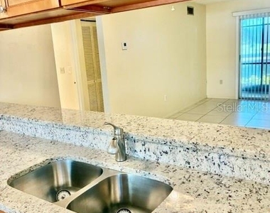 211 Airport Avenue W - Photo Thumbnail 7