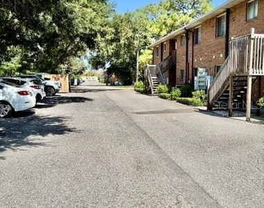 211 Airport Avenue W - Photo Thumbnail 21