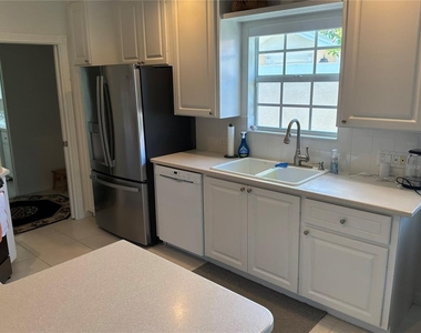 7562 Quinto Drive - Photo Thumbnail 6