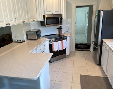 7562 Quinto Drive - Photo Thumbnail 10