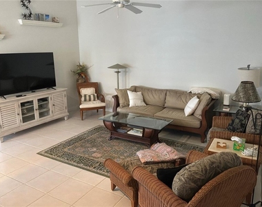 7562 Quinto Drive - Photo Thumbnail 3