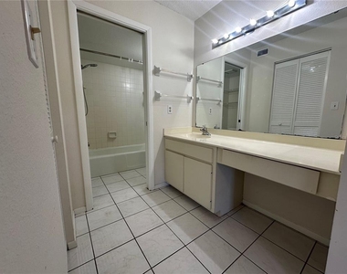 7205 Curtiss Avenue - Photo Thumbnail 14