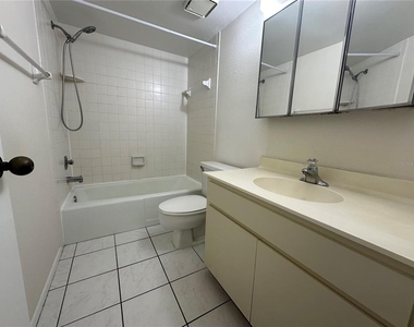 7205 Curtiss Avenue - Photo Thumbnail 4
