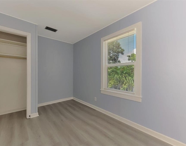 1858 Boyce - Photo Thumbnail 19