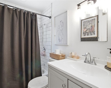 5552 Crissman Drive N - Photo Thumbnail 12