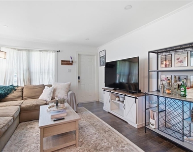 5552 Crissman Drive N - Photo Thumbnail 3