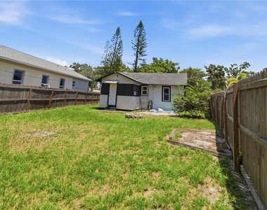 5552 Crissman Drive N - Photo Thumbnail 28