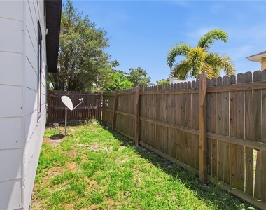 5552 Crissman Drive N - Photo Thumbnail 24