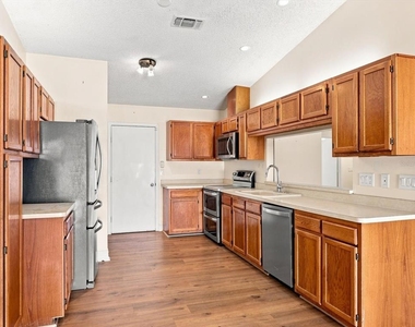 5381 Kelly Drive - Photo Thumbnail 16