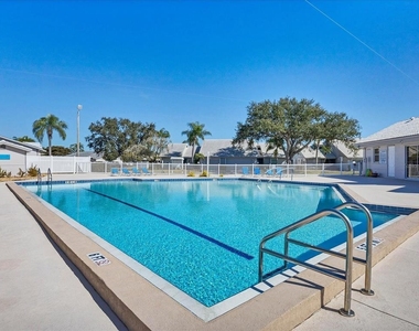 5381 Kelly Drive - Photo Thumbnail 3