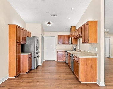 5381 Kelly Drive - Photo Thumbnail 18