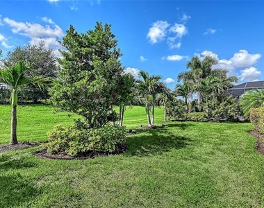 17202 Cresswind Terrace - Photo Thumbnail 17