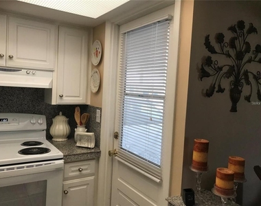 6033 Coral Way - Photo Thumbnail 5