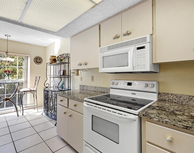 4415 Longmeadow - Photo Thumbnail 7