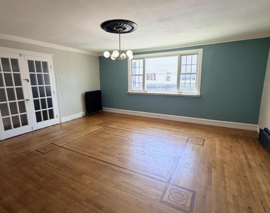 406 W Lackawanna Avenue - Photo Thumbnail 2