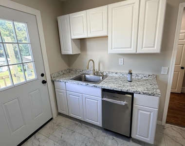 406 W Lackawanna Avenue - Photo Thumbnail 9